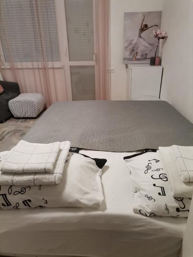 Brand New Apartment Sofia Esterno foto
